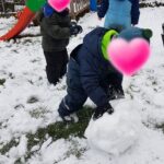 Spielen im Schnee bei Däumelinchen Kindertagesplege in Essen Heisingen