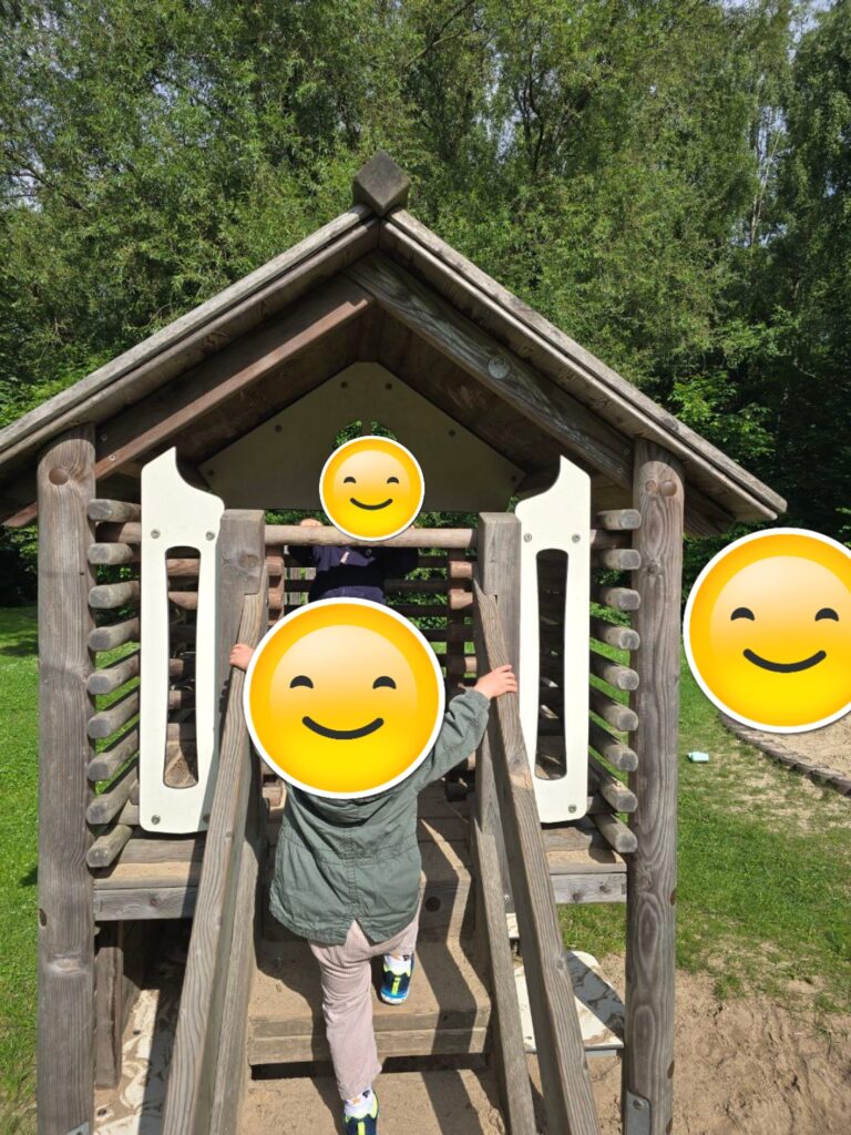 {"remix_data":[],"remix_entry_point":"challenges","source_tags":[],"origin":"unknown","total_draw_time":0,"total_draw_actions":0,"layers_used":0,"brushes_used":0,"photos_added":0,"total_editor_actions":{},"tools_used":{},"is_sticker":false,"edited_since_last_sticker_save":false,"containsFTESticker":false,"used_sources":{"version":1,"sources":[{"id":"244043995057900","type":"premium"}]}}